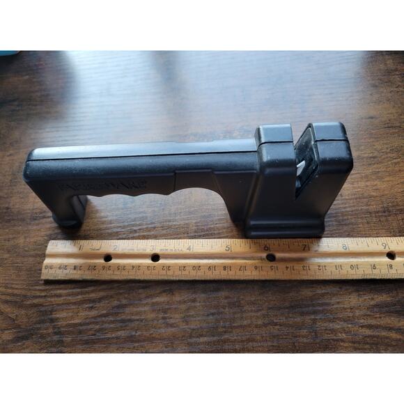 Farberware Black Edgekeeper Knife Sharpener - Taiwan - Picture 5 of 5